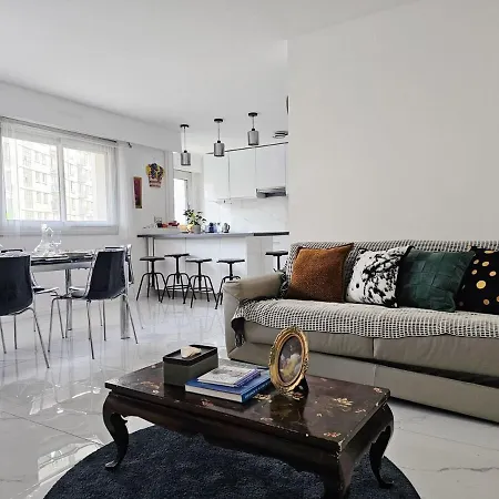 Appartement Large Air-conditioned For 7 People, Free Parking *