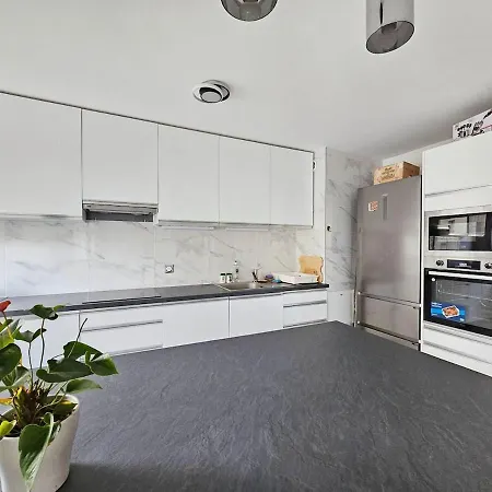 Appartement Large Air-conditioned For 7 People, Free Parking Paris