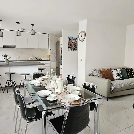 Appartement Large Air-conditioned For 7 People, Free Parking