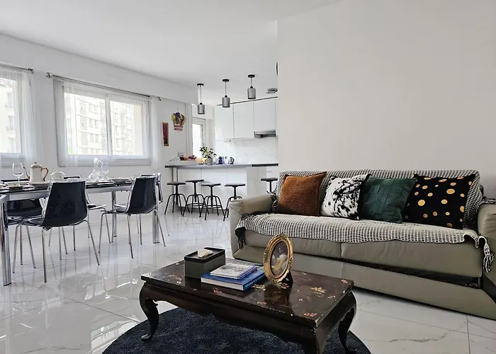 公寓 Large Air-conditioned For 7 People, Free Parking *